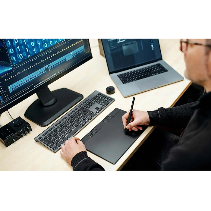  Wacom PTK870 Intuos Pro 2025
